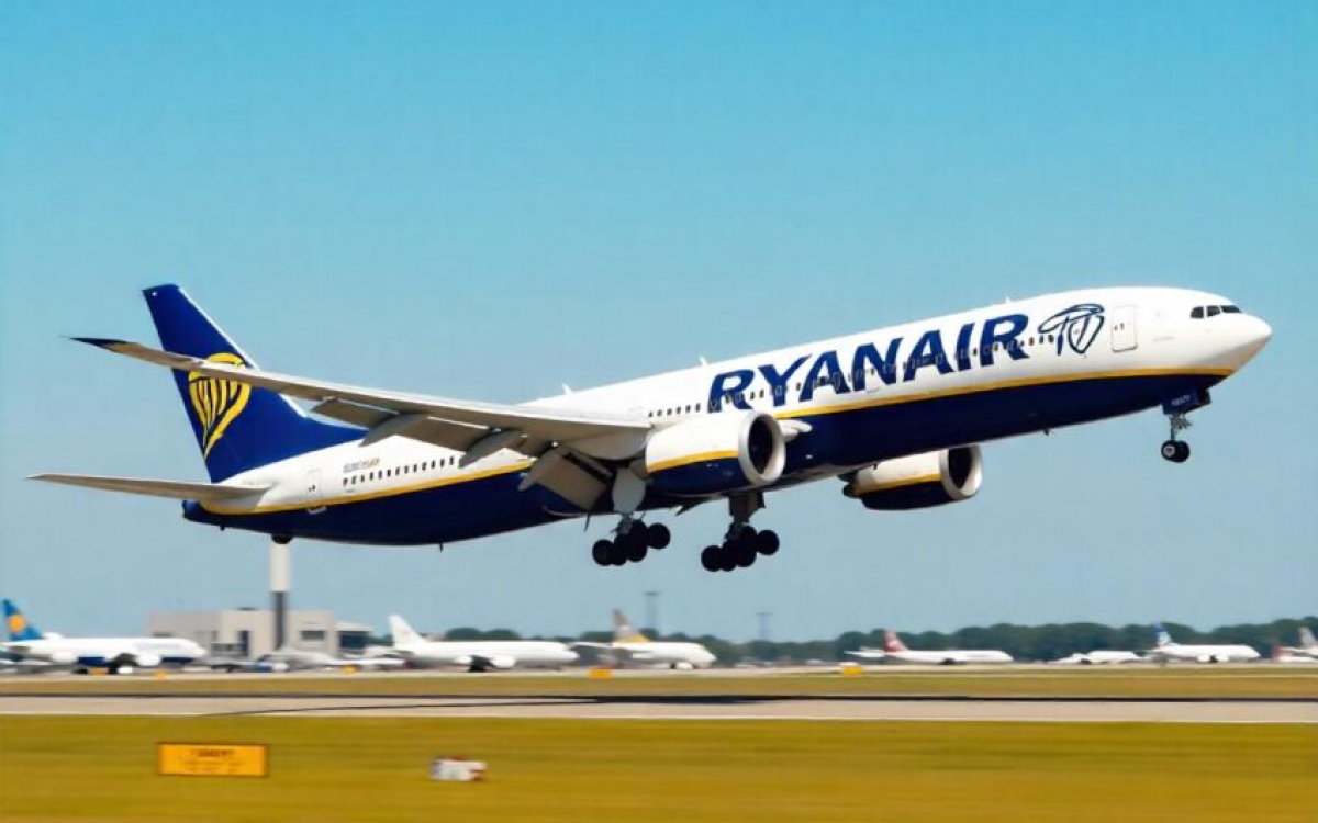 Ryanair ups hand luggage size to sharpen budget edge