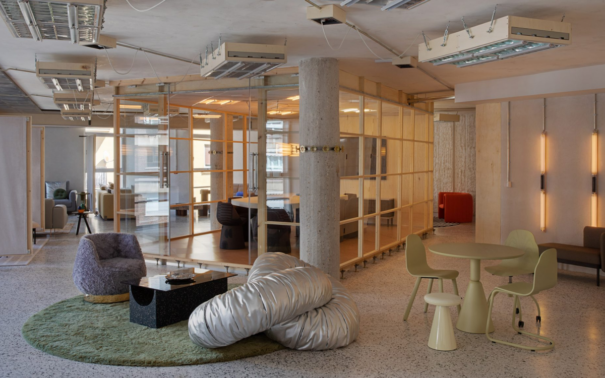 Lucas Muñoz transforms 1960s office into sustainable furniture showroom